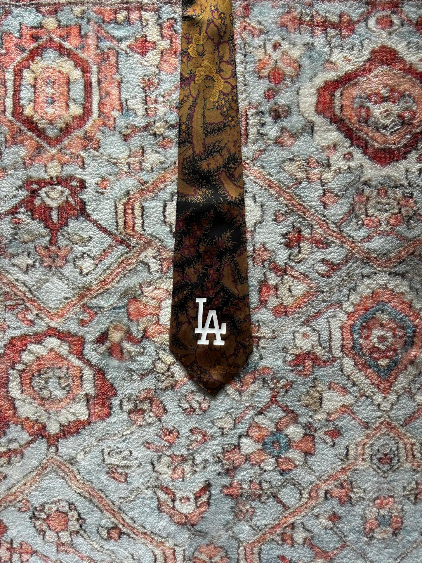 AVANTGRADE RESEARCH REMAKE TIE
