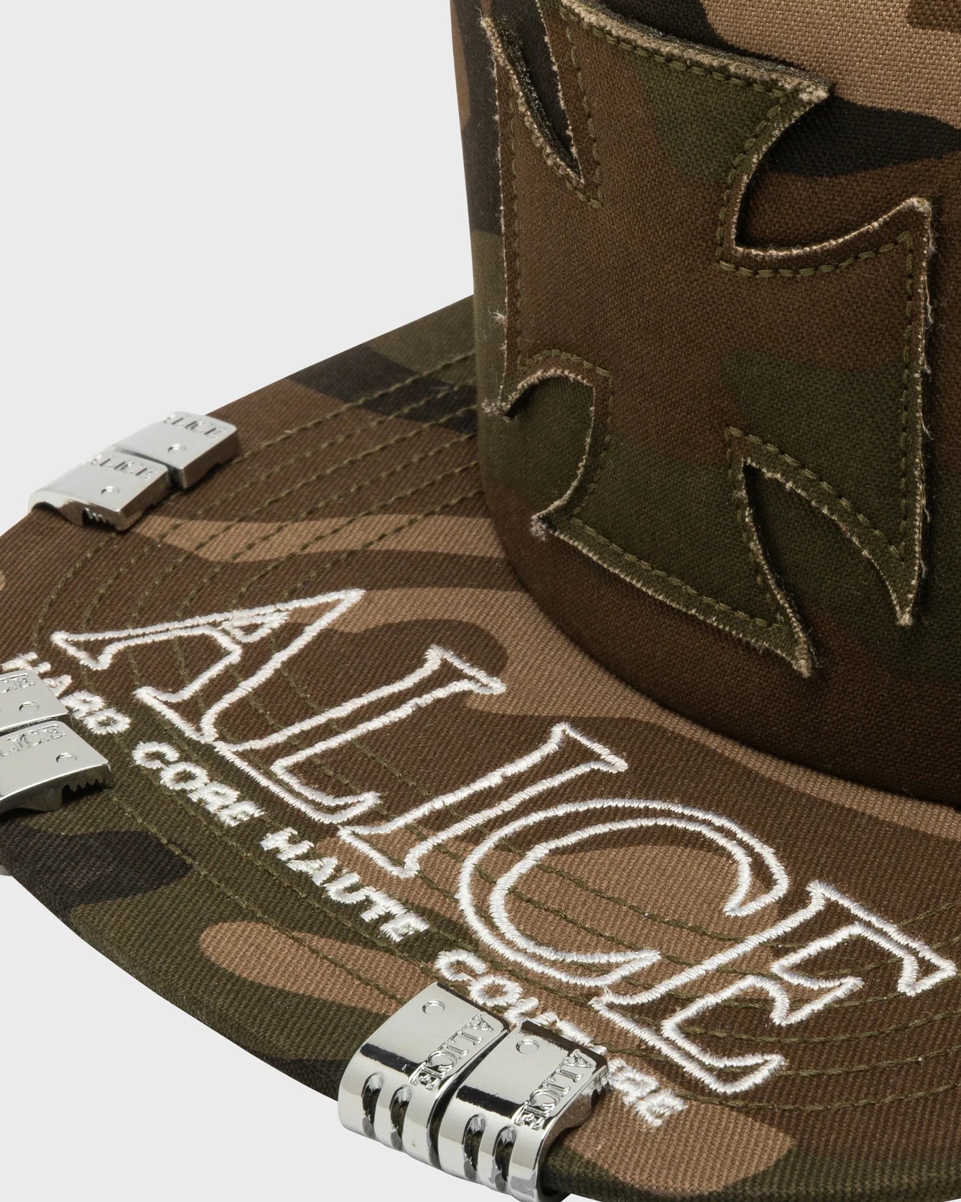 ALICE HOLLYWOOD Atelier Trucker Cap Camo