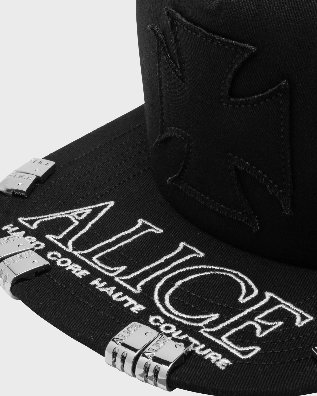 ALICE HOLLYWOOD Atelier Trucker Cap Black