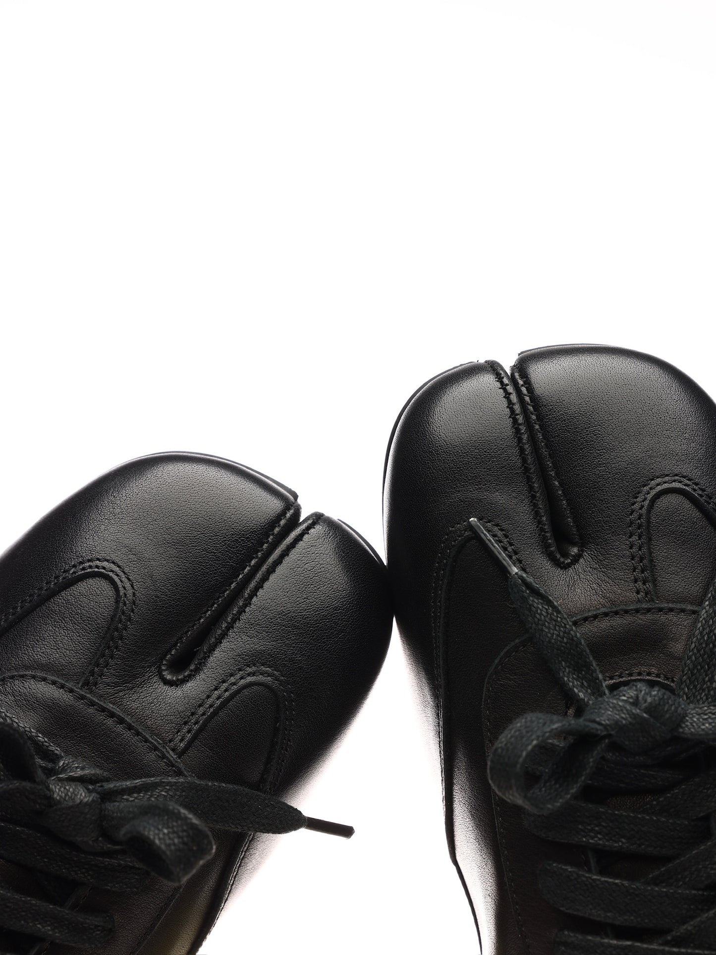 6cRAyon Thin-Sole TABI Sneakers