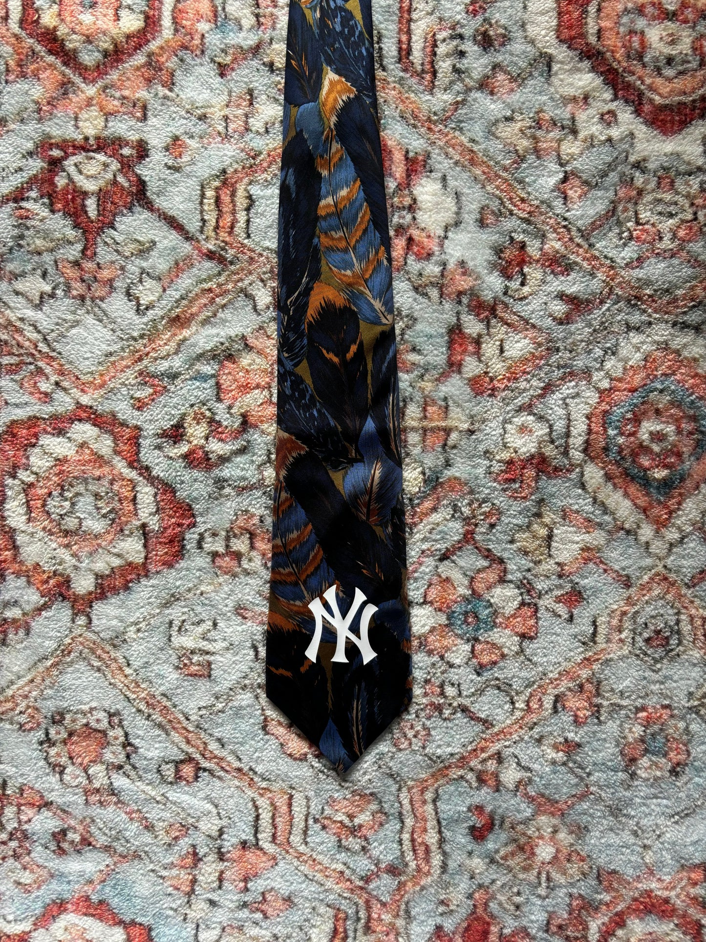AVANTGRADE RESEARCH REMAKE TIE