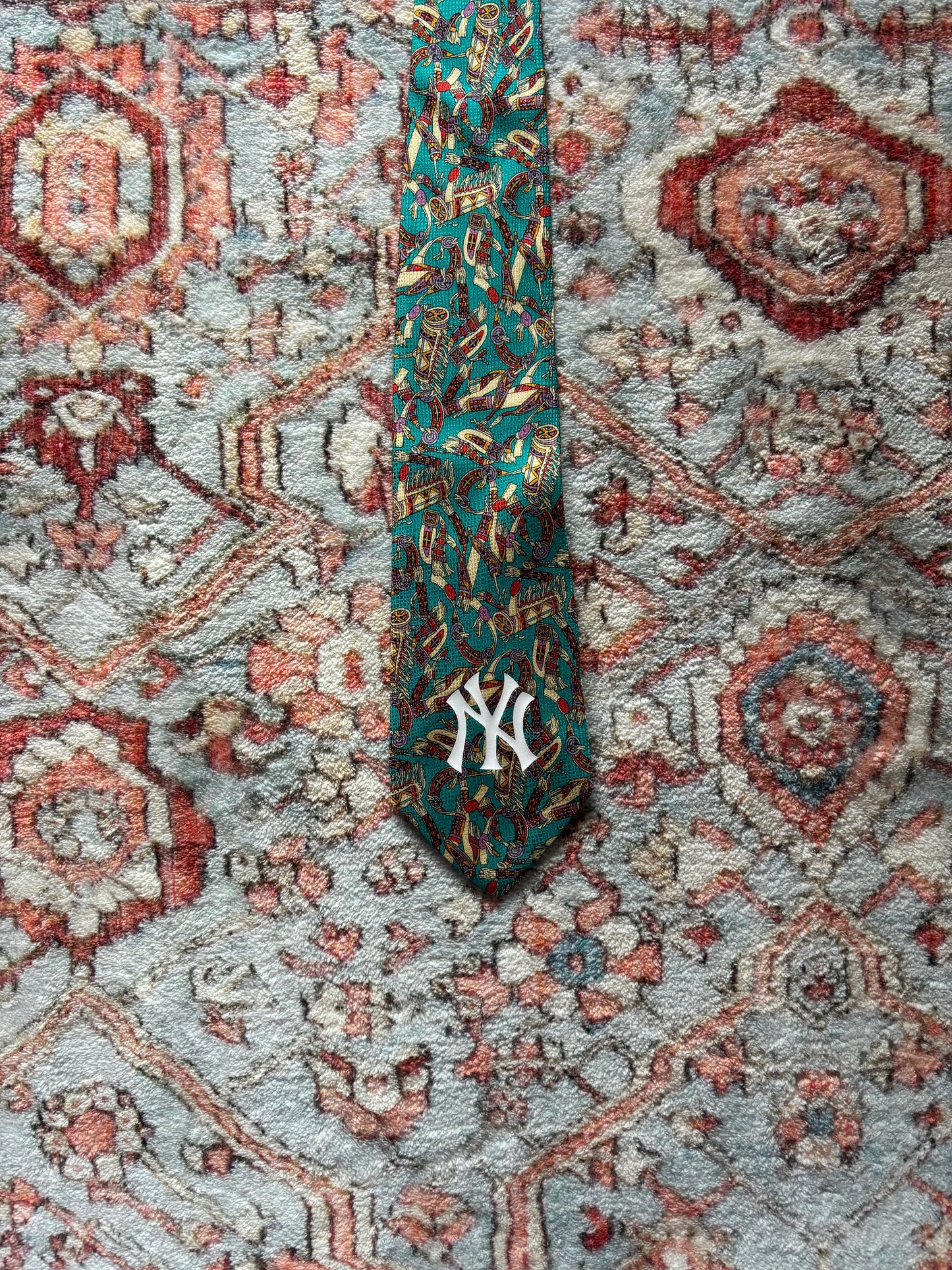 AVANTGRADE RESEARCH REMAKE TIE