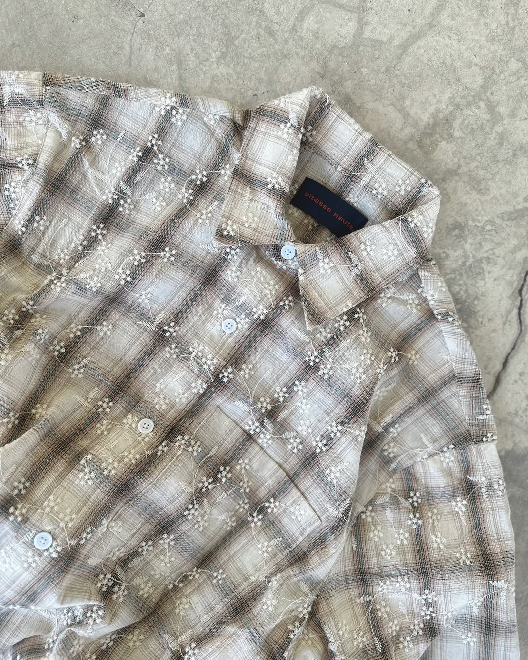 VITESSEHAUTE Embroidered Short Shirt