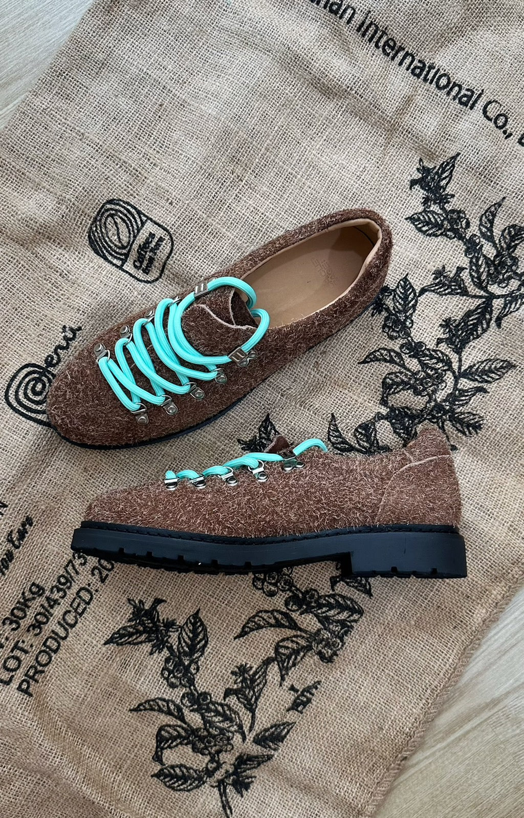 CRICLE CAGE Suede Mountain Derby